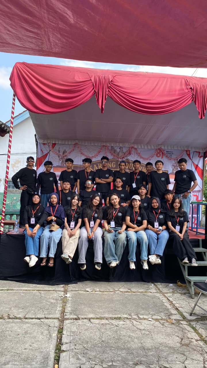 Foto bersama pengurus dan anggota PATRA 581